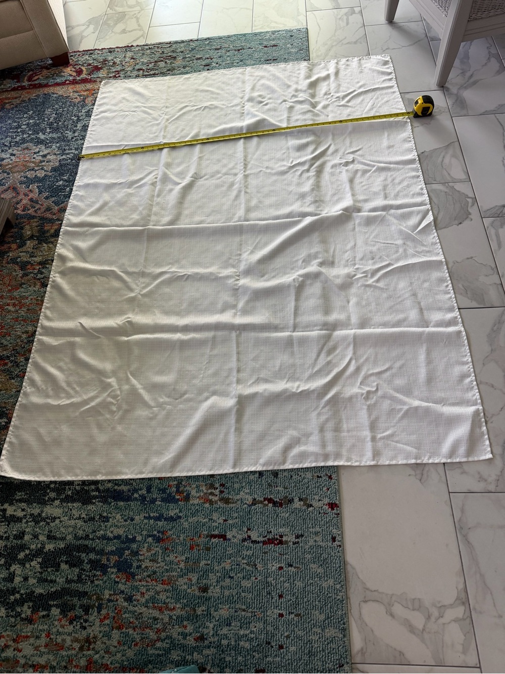 Source Unknown White Large Dining Table Cloth - Picture 2 of 2